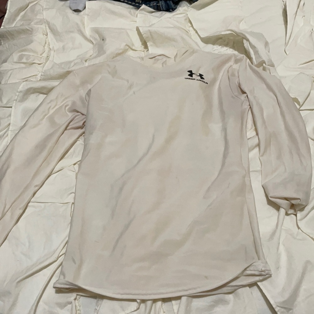 Under armor thermal shirt .. dry wick material